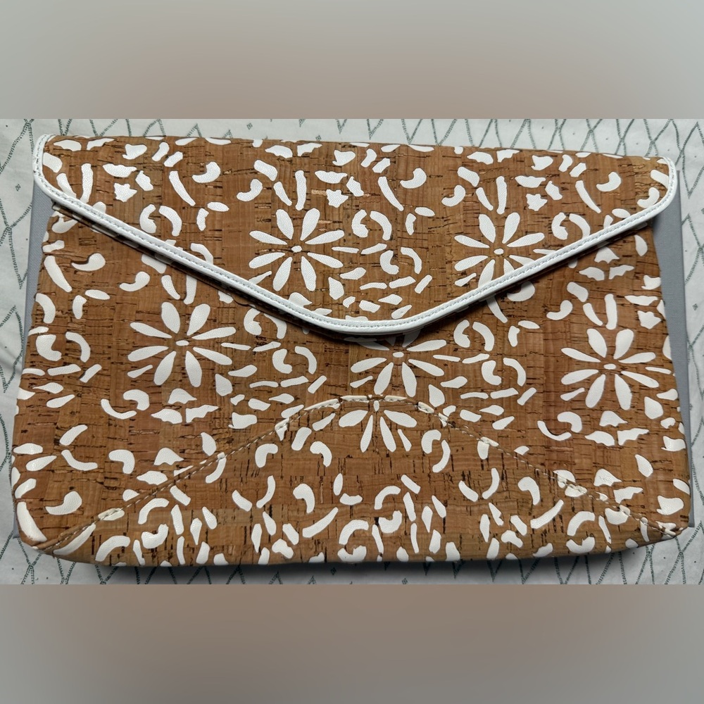 Elegant Floral Tan and White Clutch